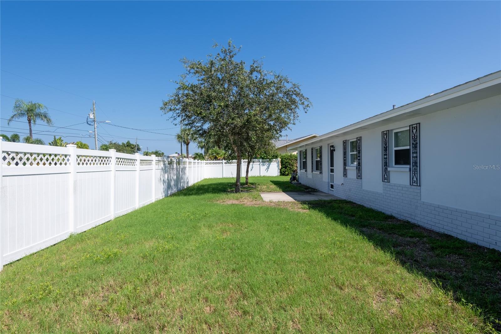 Image 32 of 41 For 2276 Carolyn Drive