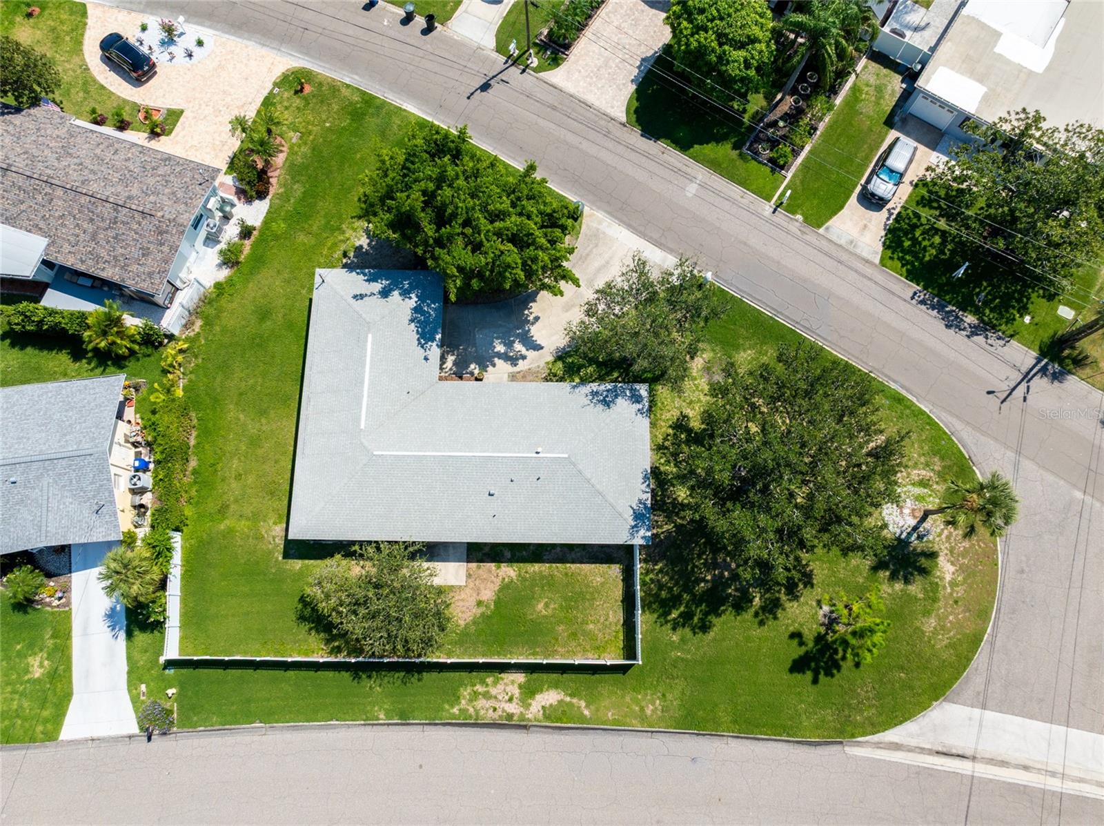 Image 36 of 41 For 2276 Carolyn Drive