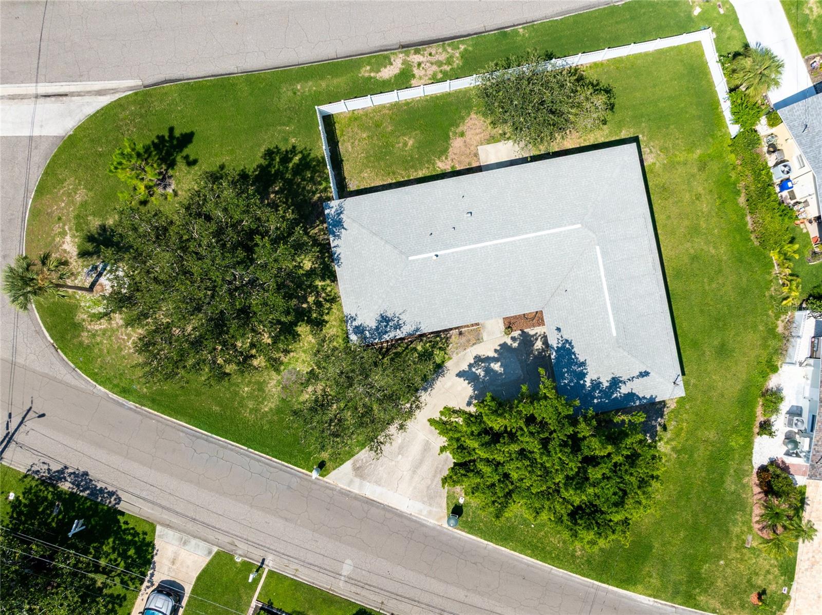 Image 4 of 41 For 2276 Carolyn Drive
