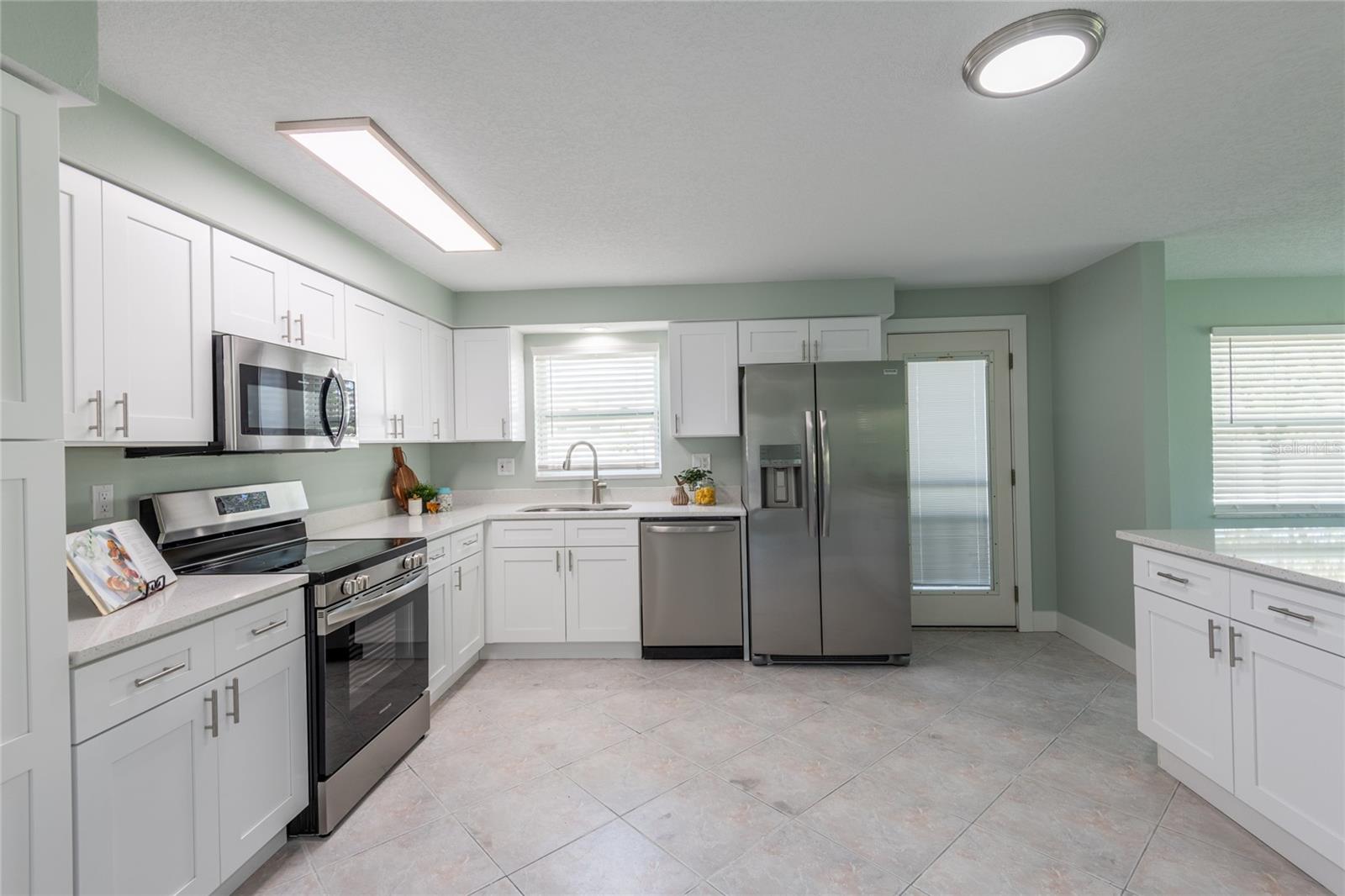 Image 6 of 41 For 2276 Carolyn Drive