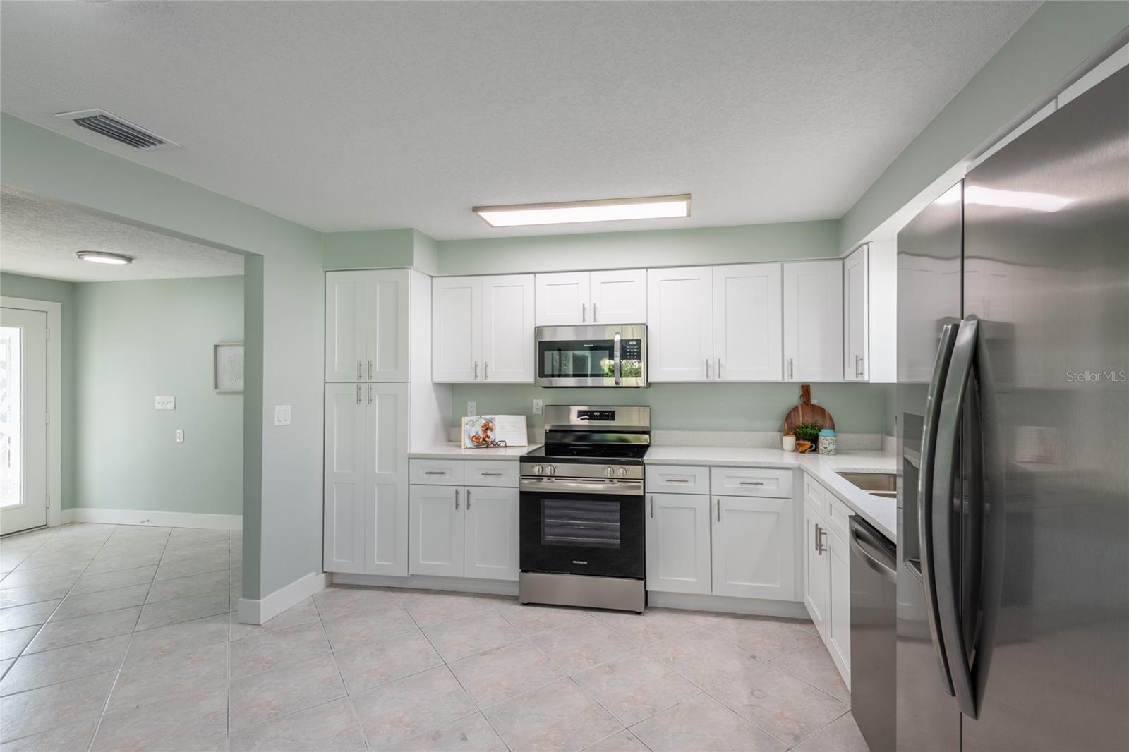 Image 8 of 41 For 2276 Carolyn Drive