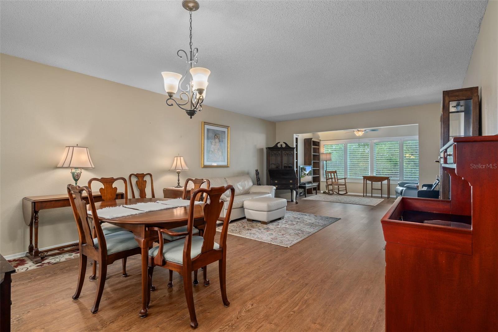Image 10 of 61 For 2440 World Parkway Boulevard 38