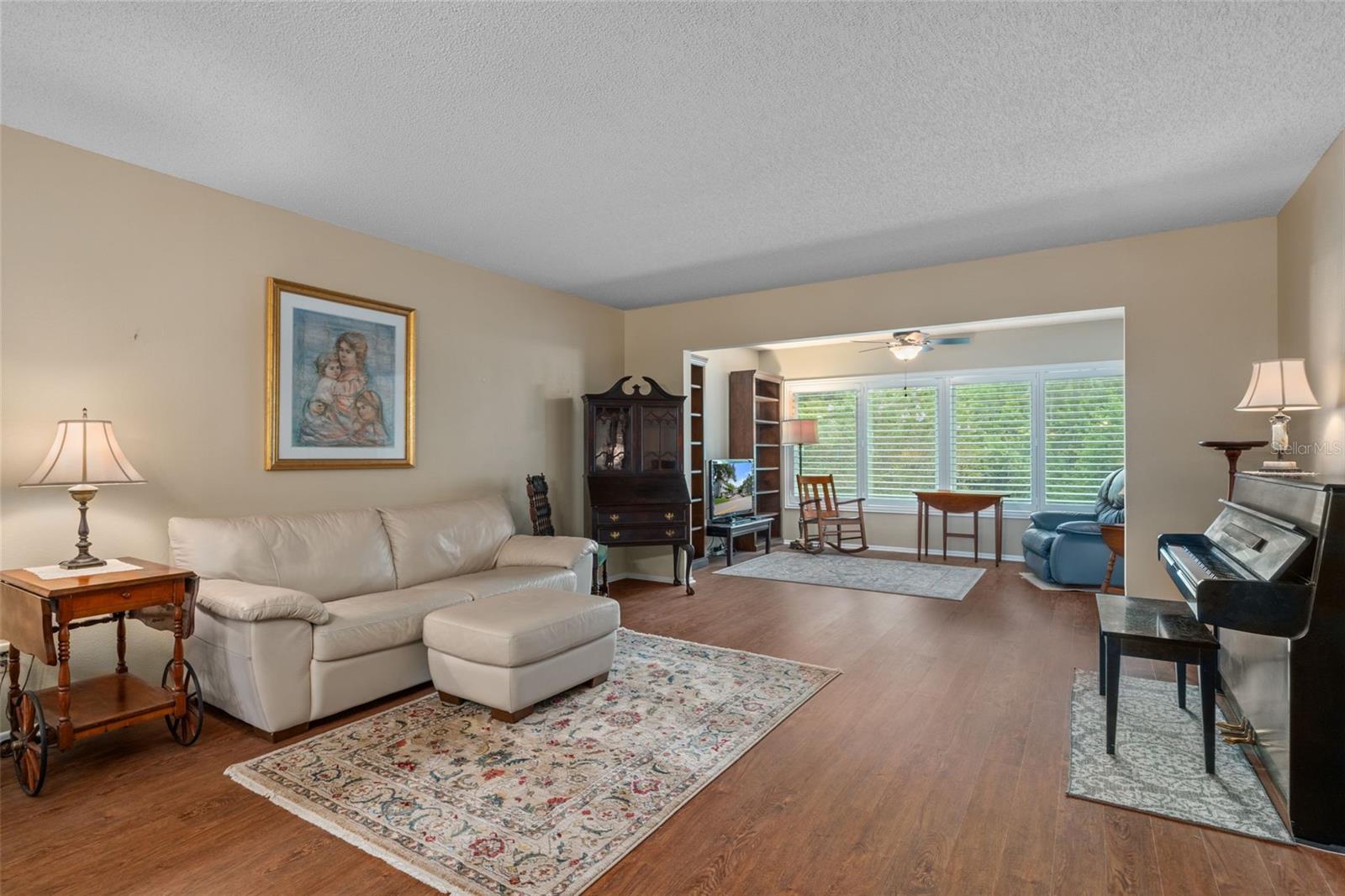 Image 11 of 61 For 2440 World Parkway Boulevard 38
