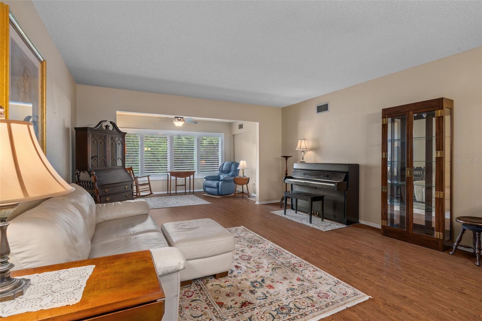 Image 12 of 61 For 2440 World Parkway Boulevard 38