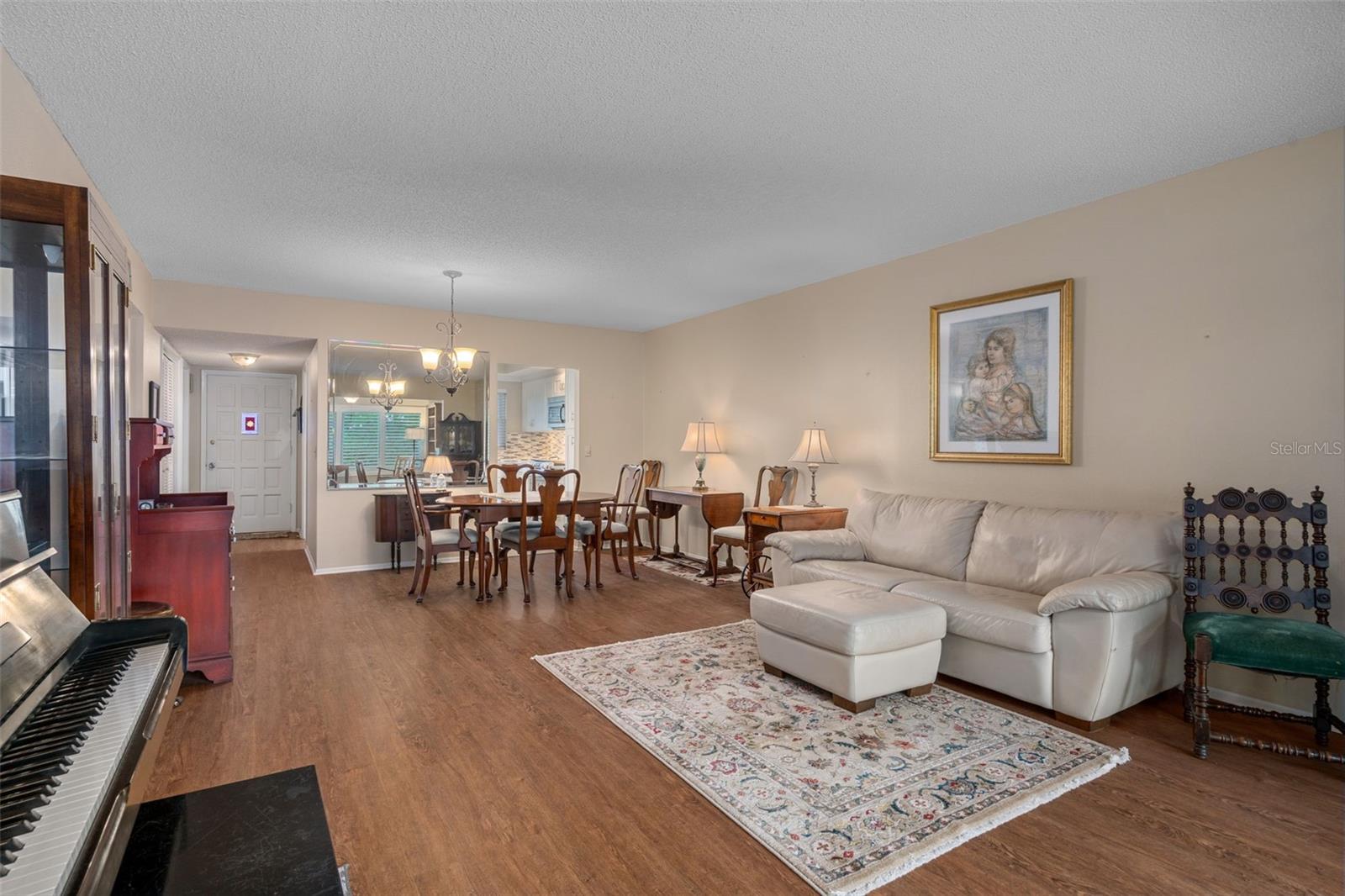 Image 13 of 61 For 2440 World Parkway Boulevard 38