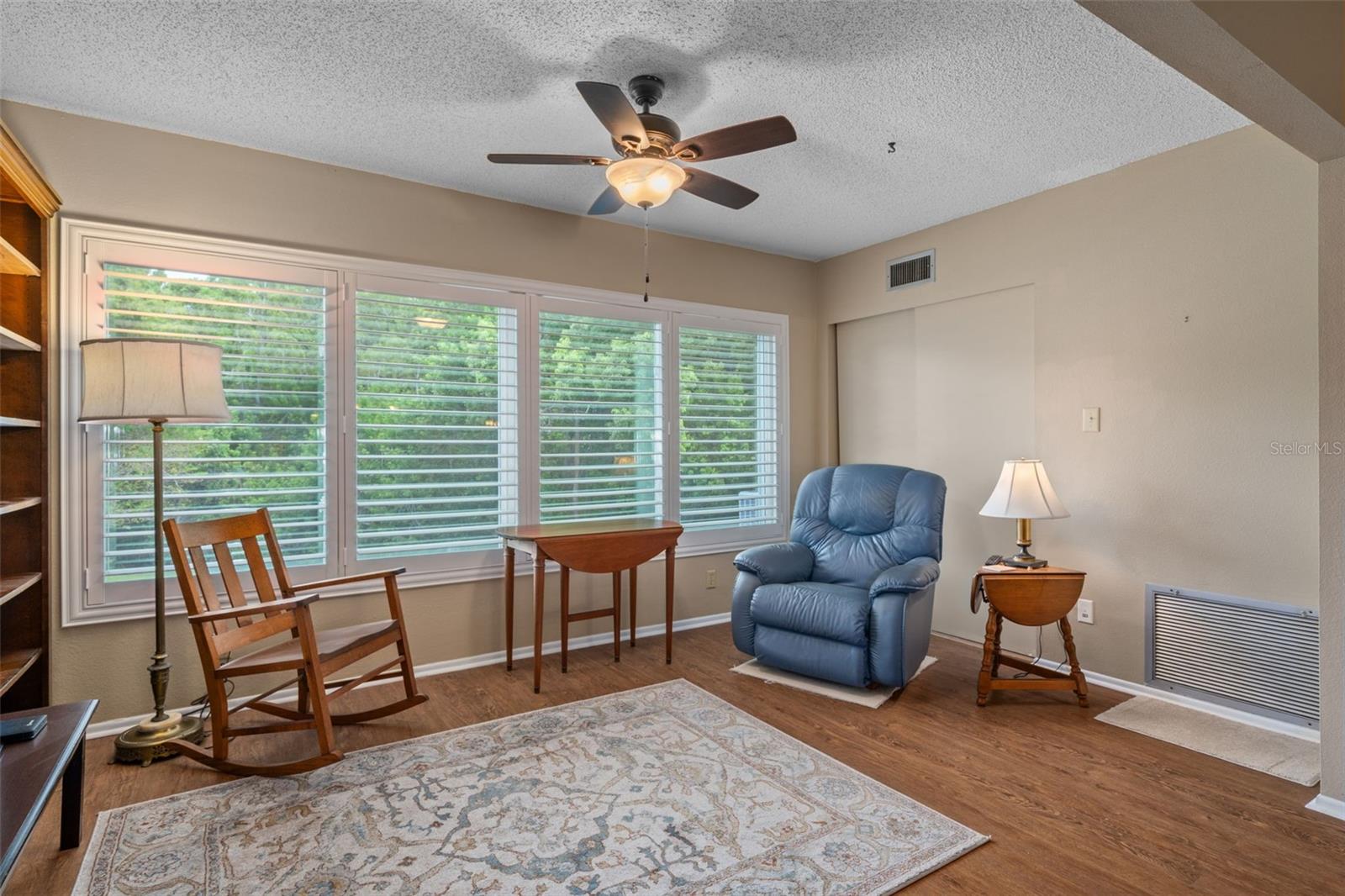 Image 19 of 61 For 2440 World Parkway Boulevard 38