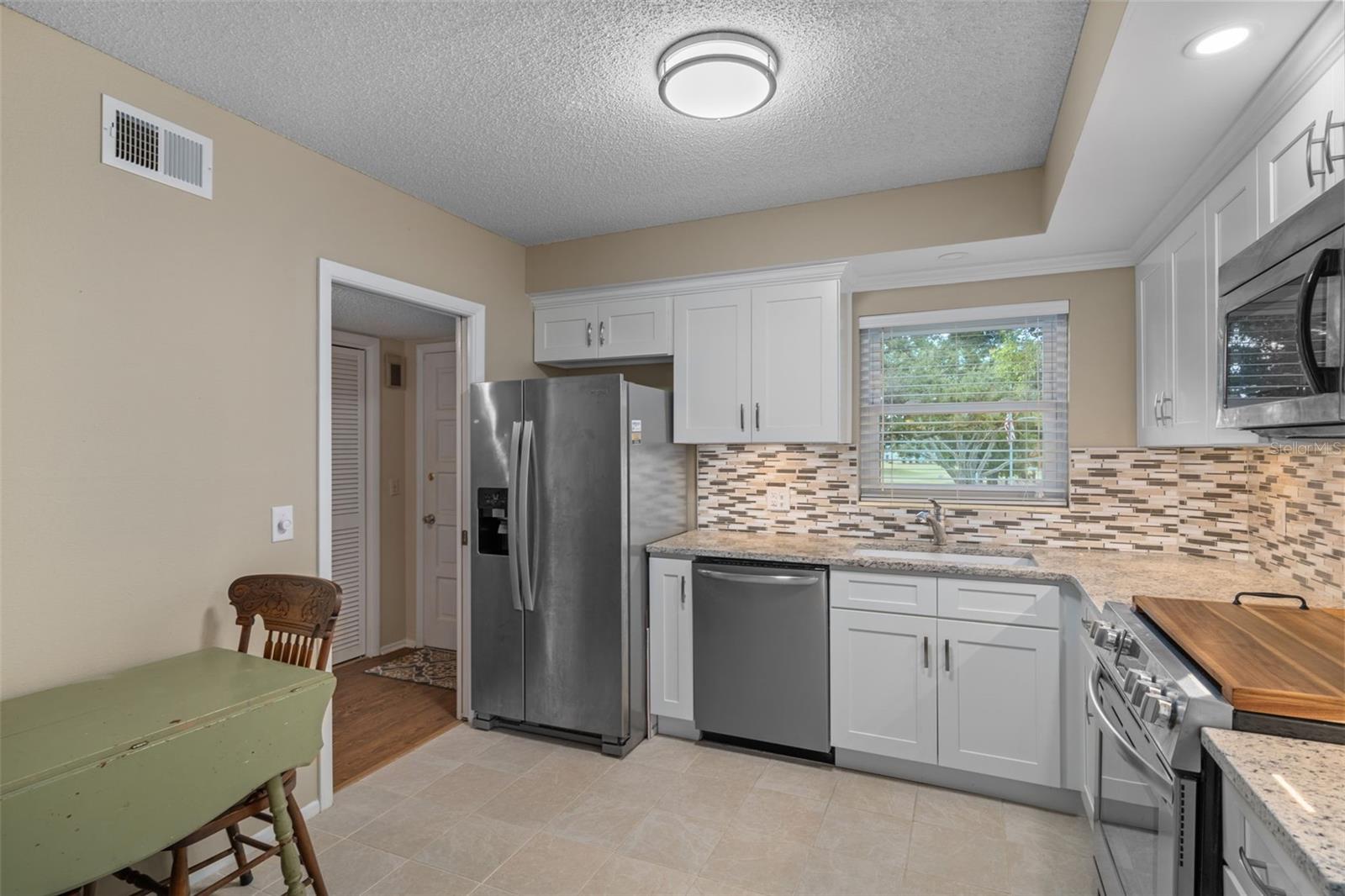 Image 21 of 61 For 2440 World Parkway Boulevard 38