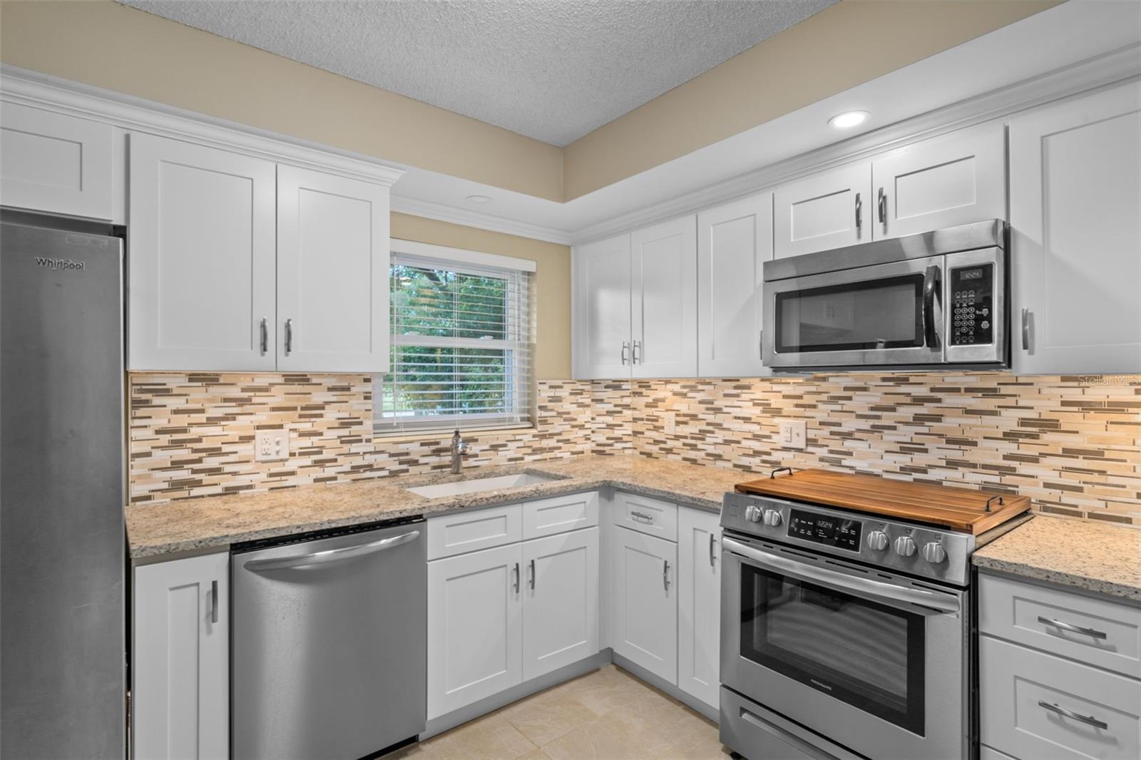 Image 23 of 61 For 2440 World Parkway Boulevard 38