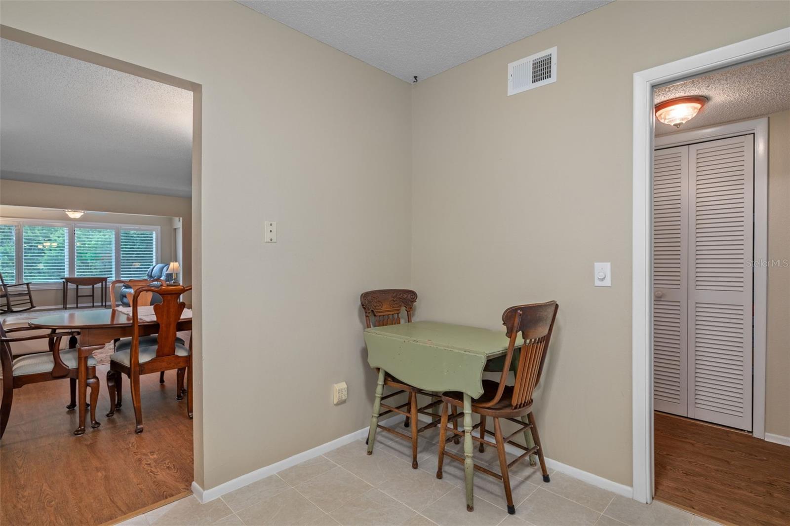 Image 25 of 61 For 2440 World Parkway Boulevard 38