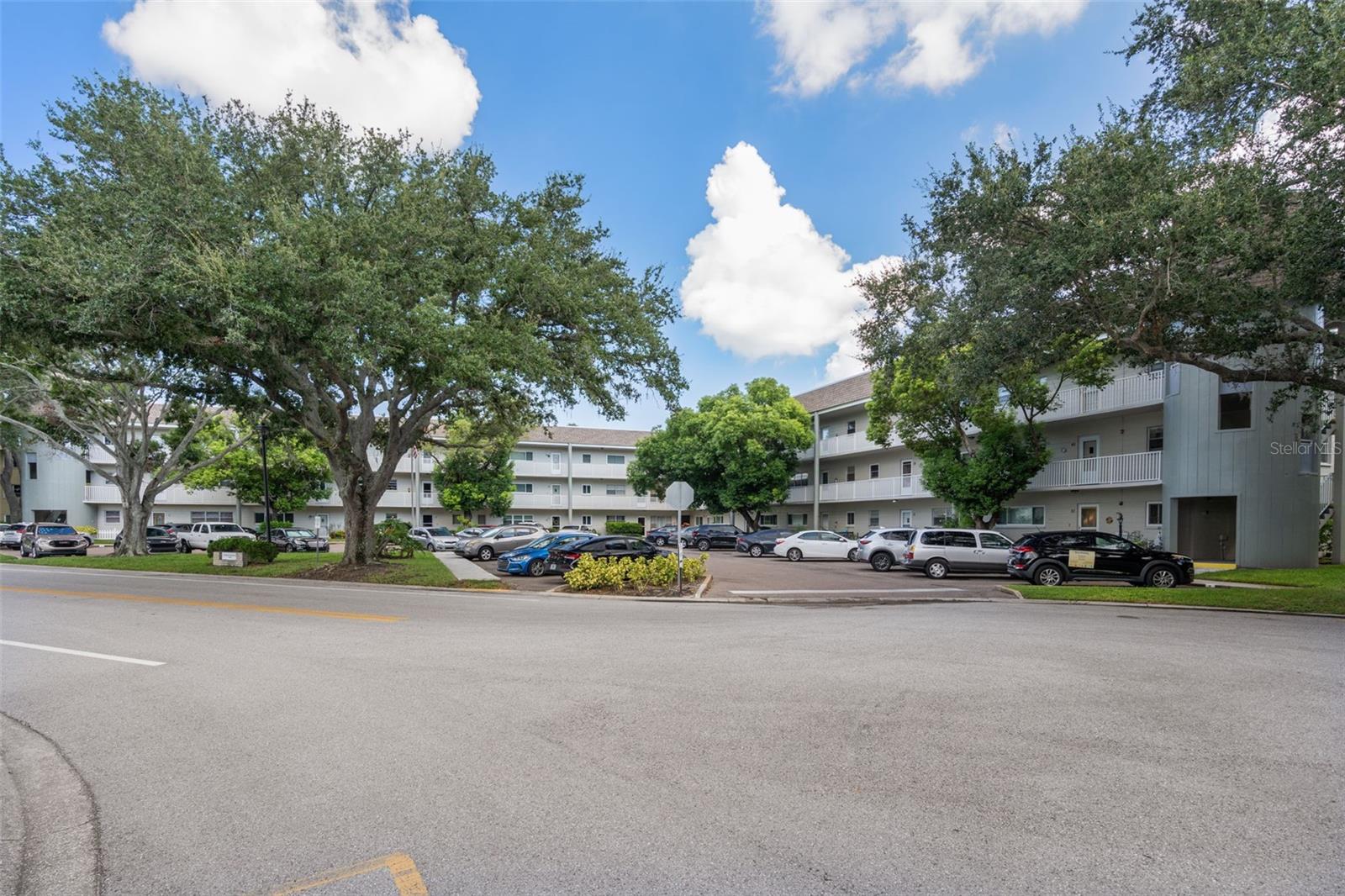 Image 3 of 61 For 2440 World Parkway Boulevard 38