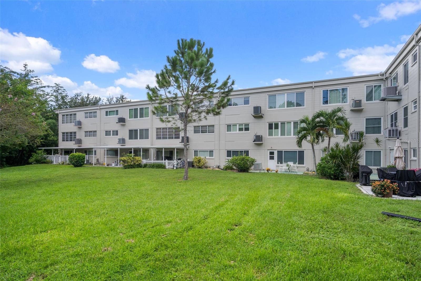 Image 4 of 61 For 2440 World Parkway Boulevard 38