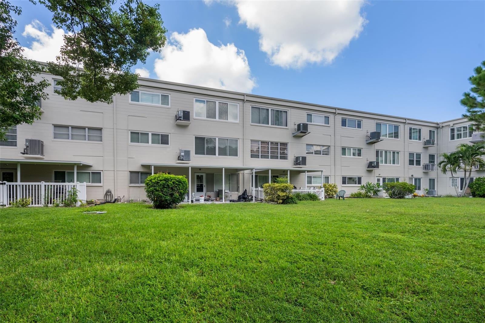 Image 5 of 61 For 2440 World Parkway Boulevard 38