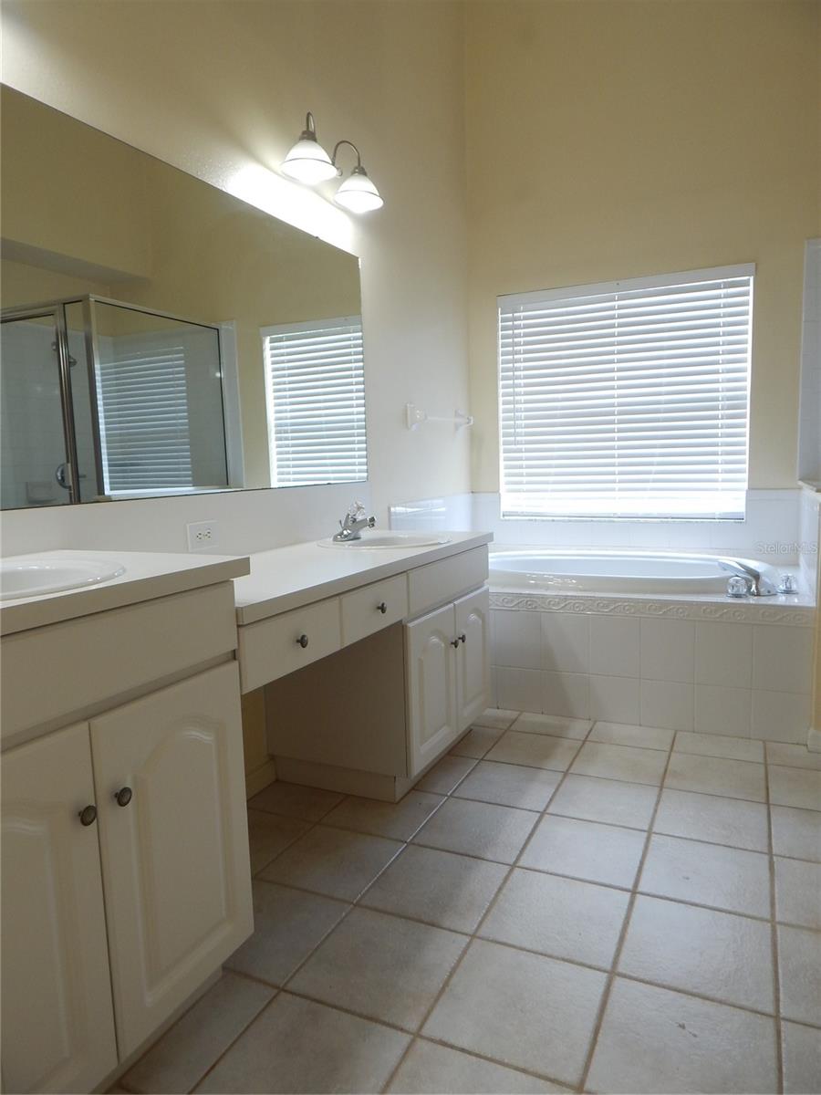 Image 15 of 35 For 14832 Heronglen Drive