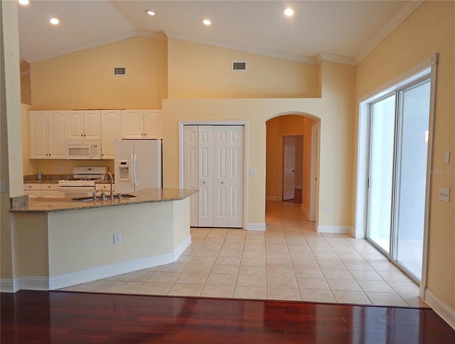 Image 8 of 35 For 14832 Heronglen Drive