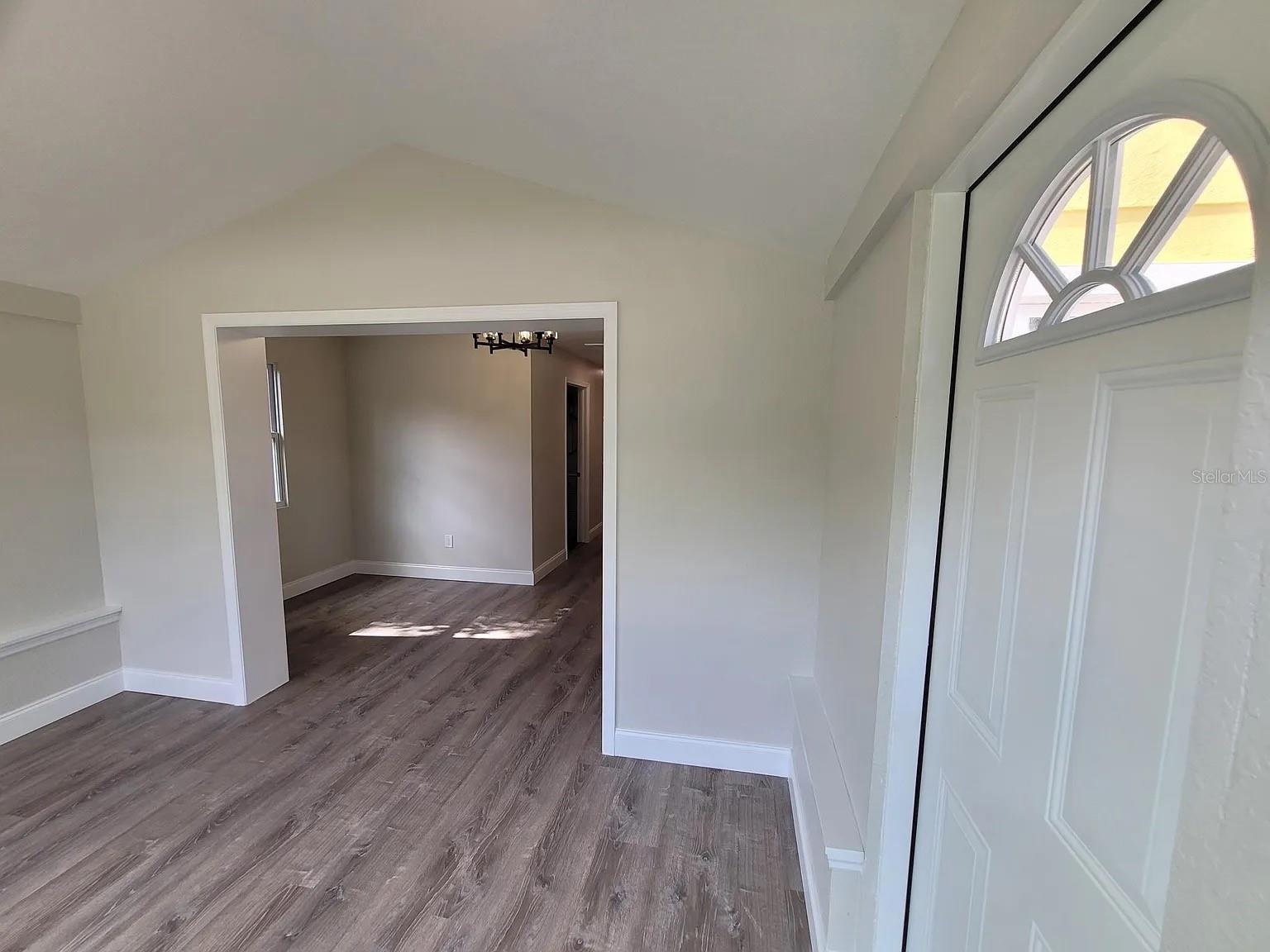 Image 3 of 14 For 2546 50th Avenue N