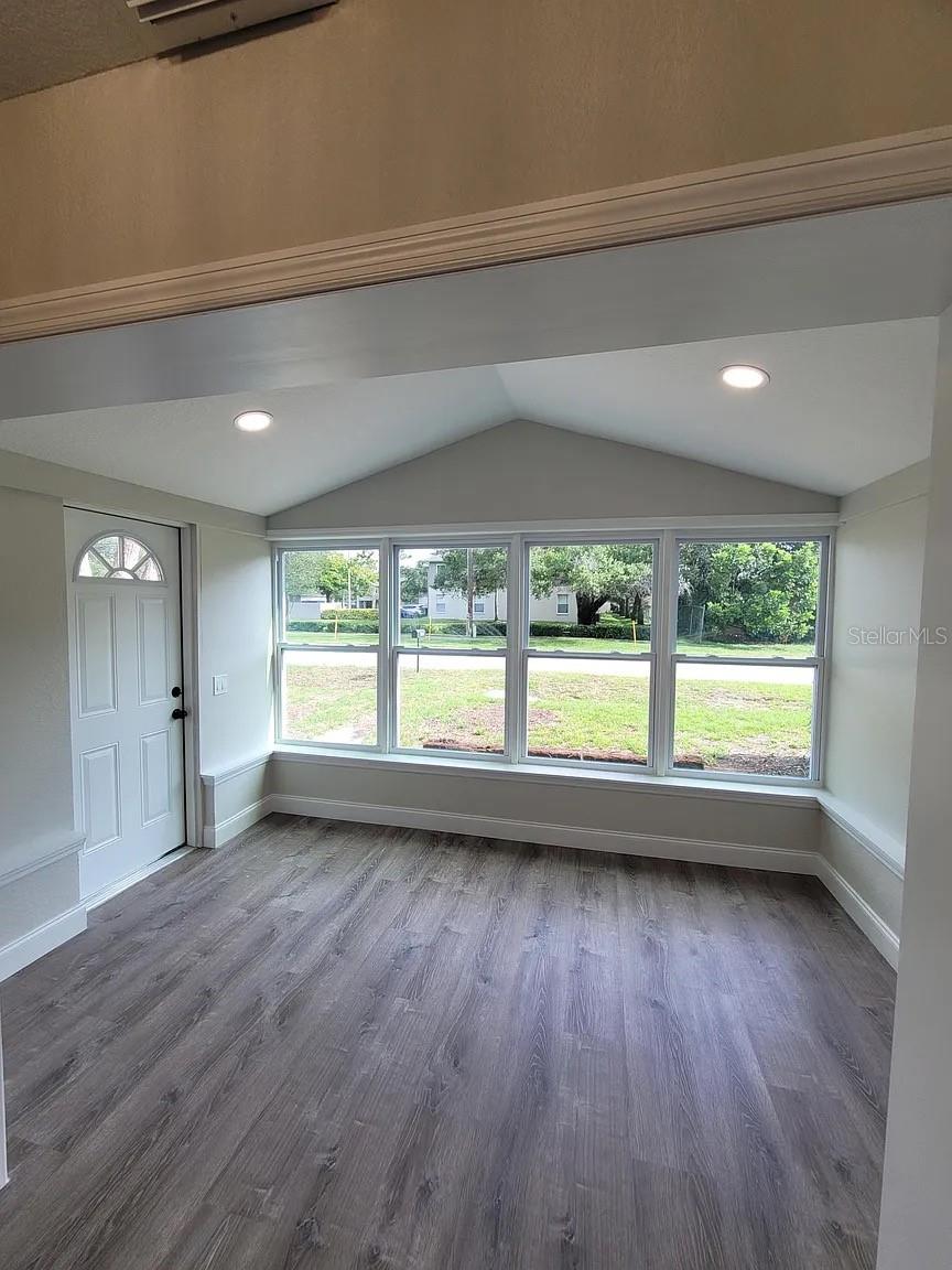 Image 4 of 14 For 2546 50th Avenue N