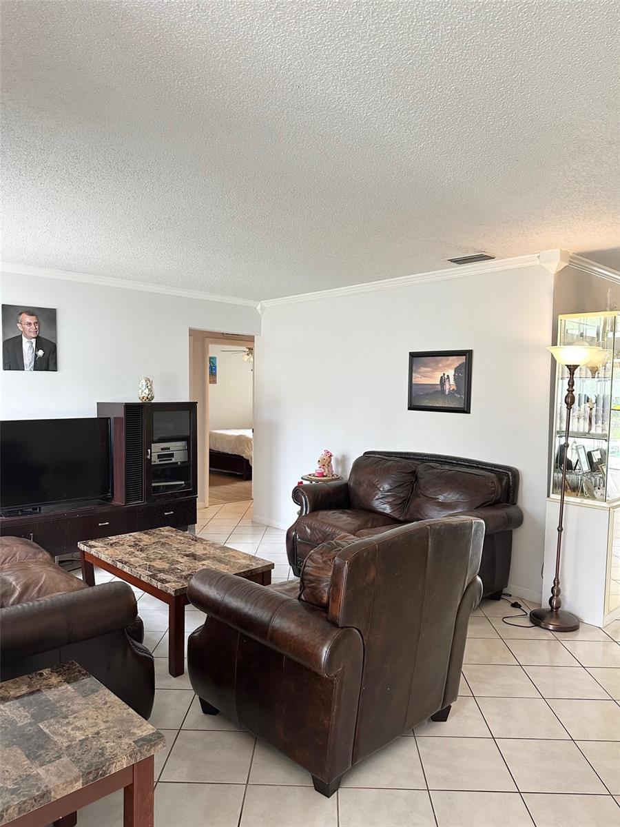 Image 4 of 17 For 703 Sailfish Drive