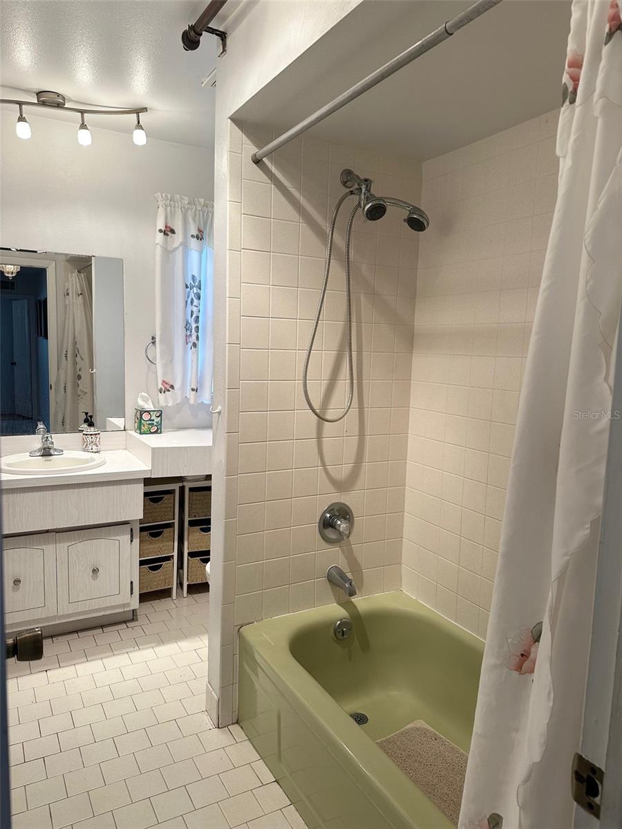 Image 9 of 17 For 703 Sailfish Drive