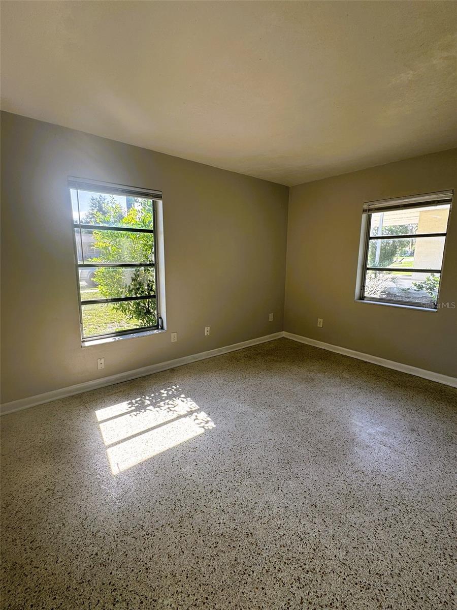Image 11 of 22 For 6442 Treehaven Drive