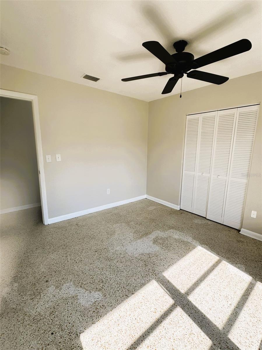 Image 12 of 22 For 6442 Treehaven Drive