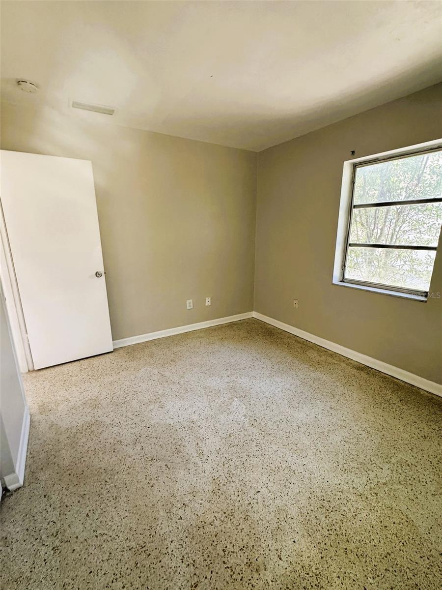 Image 13 of 22 For 6442 Treehaven Drive