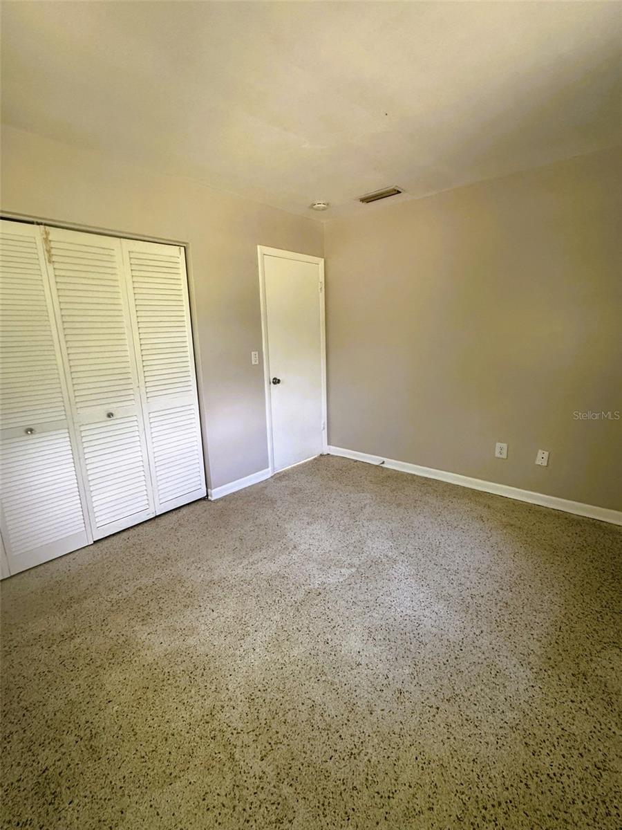 Image 15 of 22 For 6442 Treehaven Drive