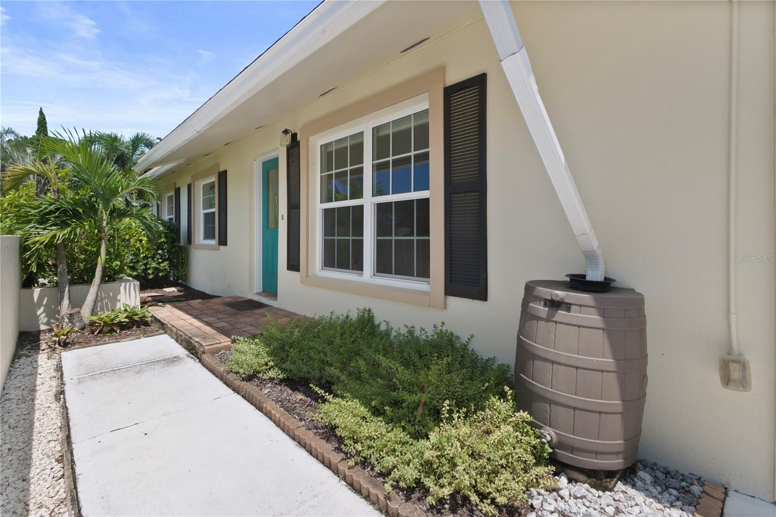 Image 6 of 34 For 10063 82nd Street