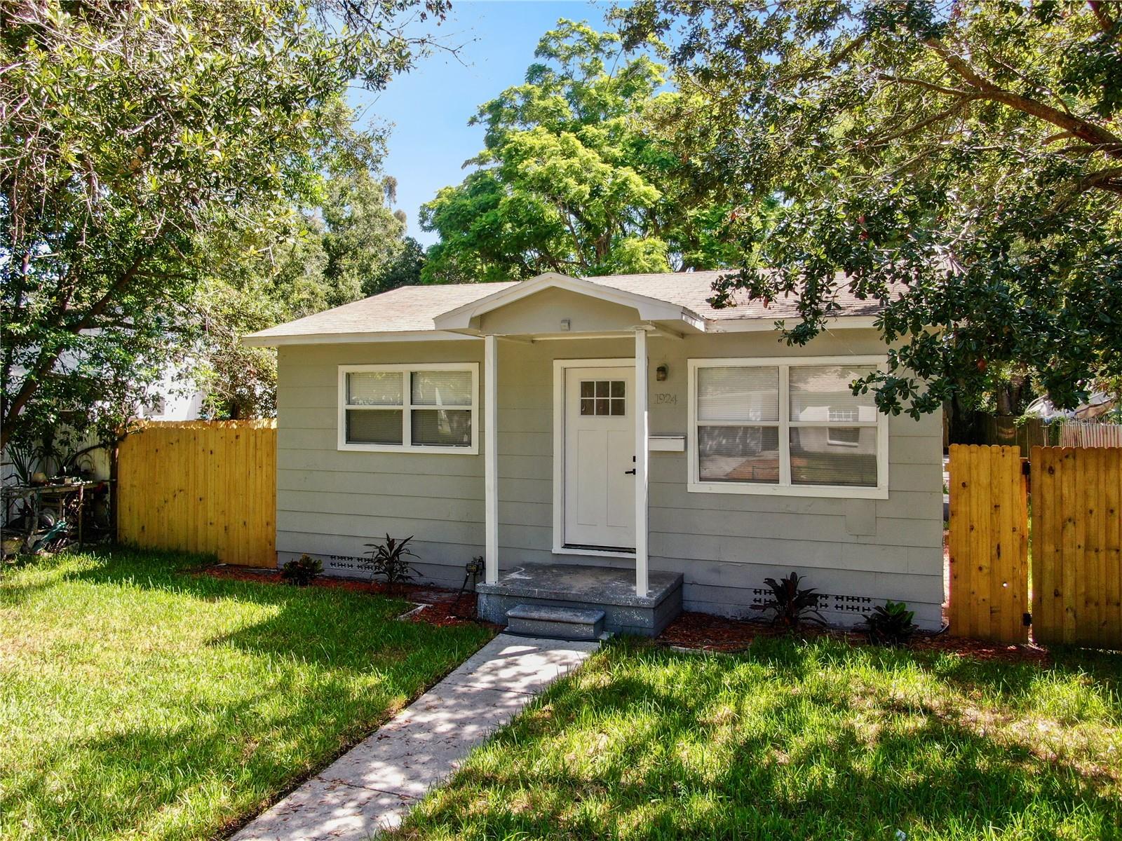 Image 3 of 20 For 1924 48 Street S