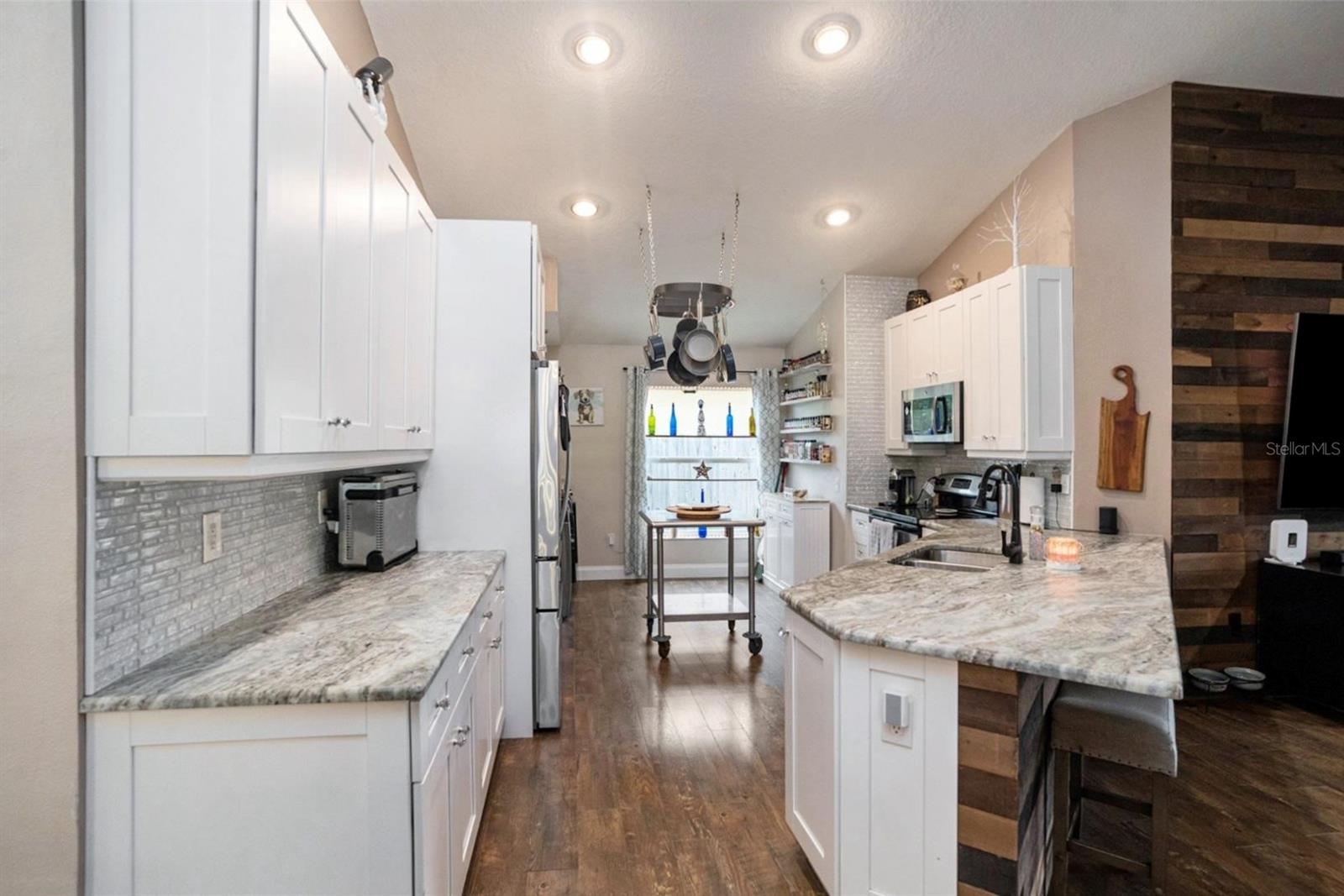 Image 10 of 32 For 30618 Tremont Drive