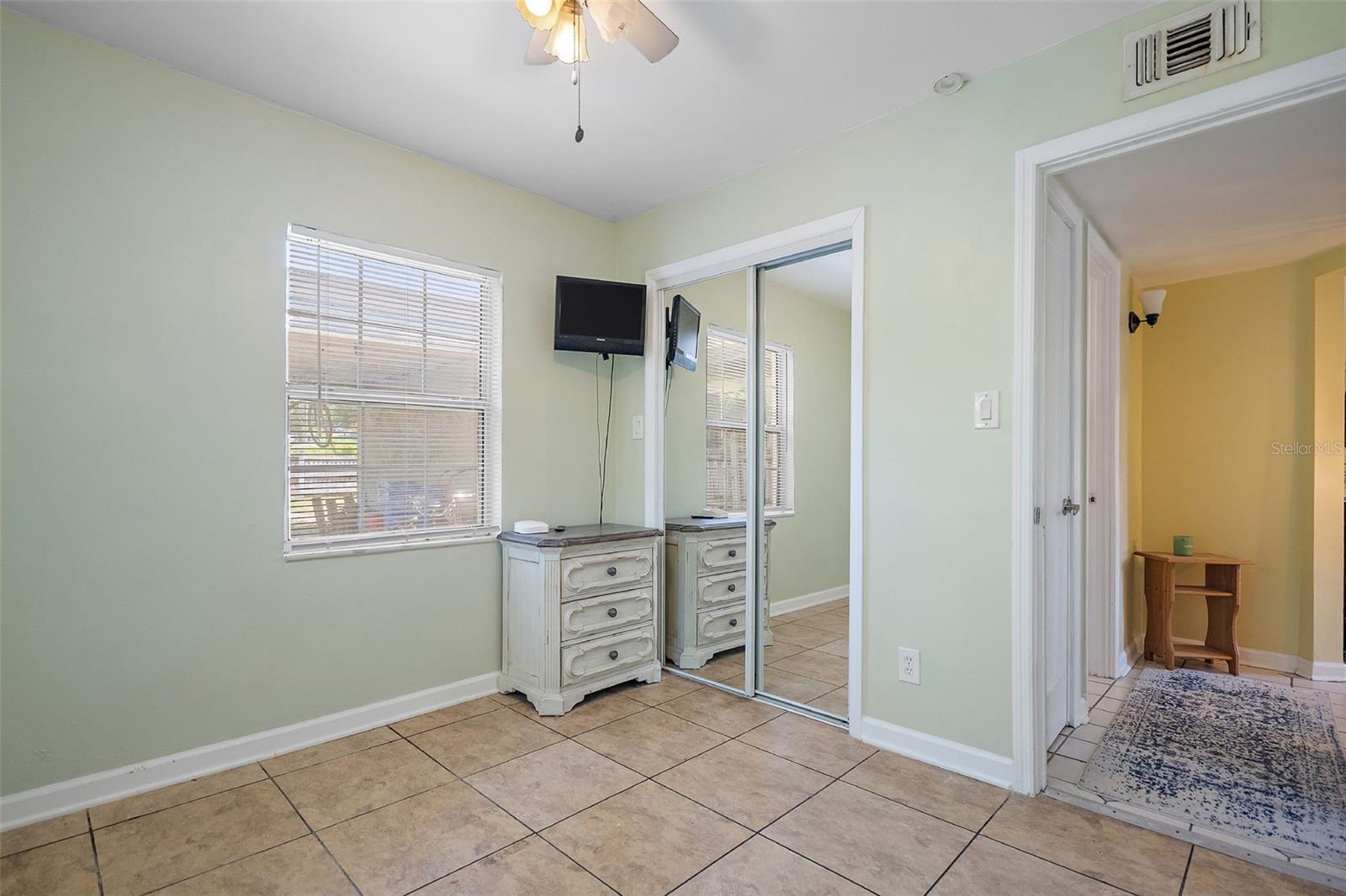 Image 12 of 21 For 4135 Burlington Avenue N