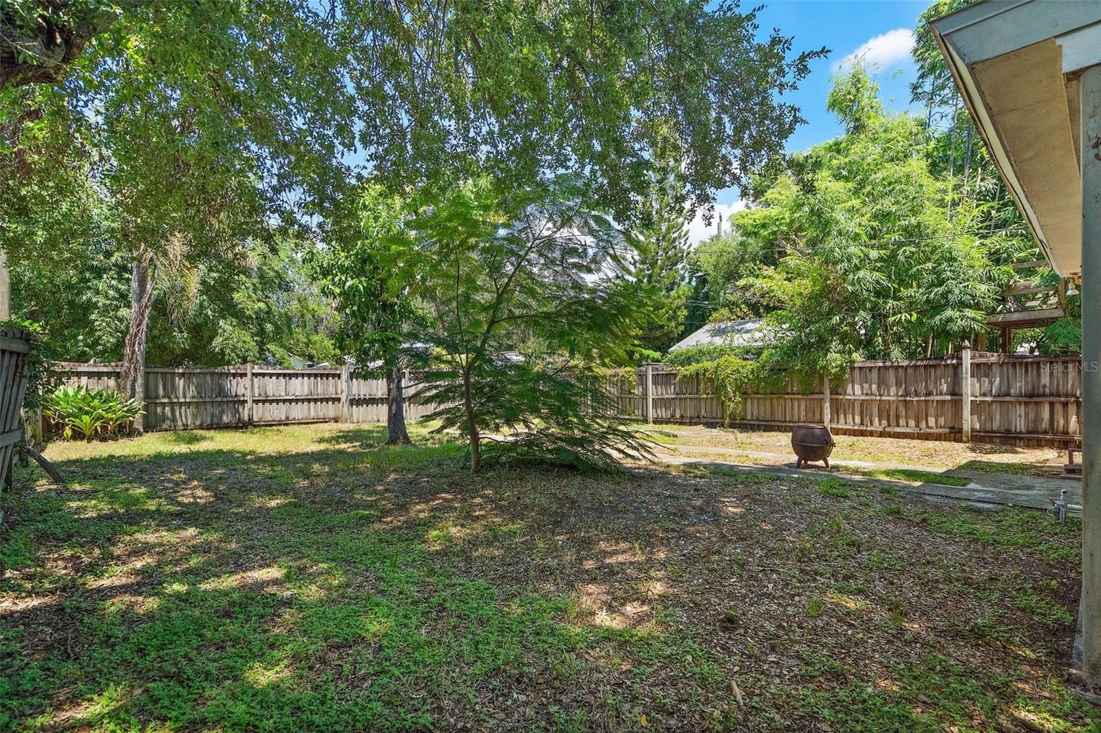 Image 18 of 21 For 4135 Burlington Avenue N