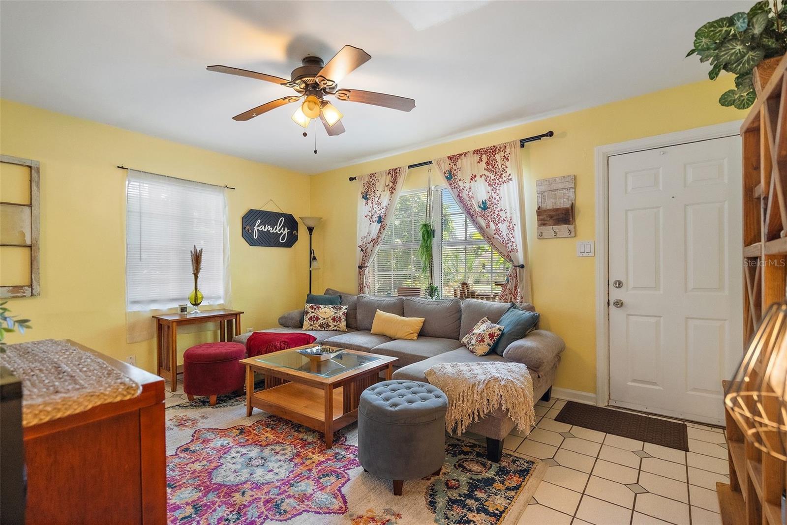 Image 3 of 21 For 4135 Burlington Avenue N