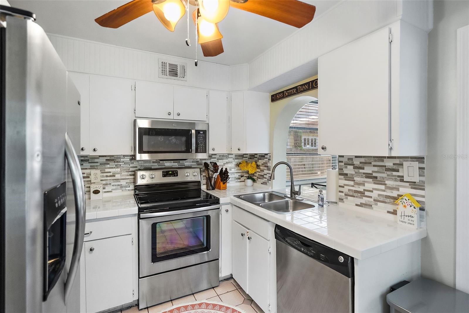 Image 7 of 21 For 4135 Burlington Avenue N