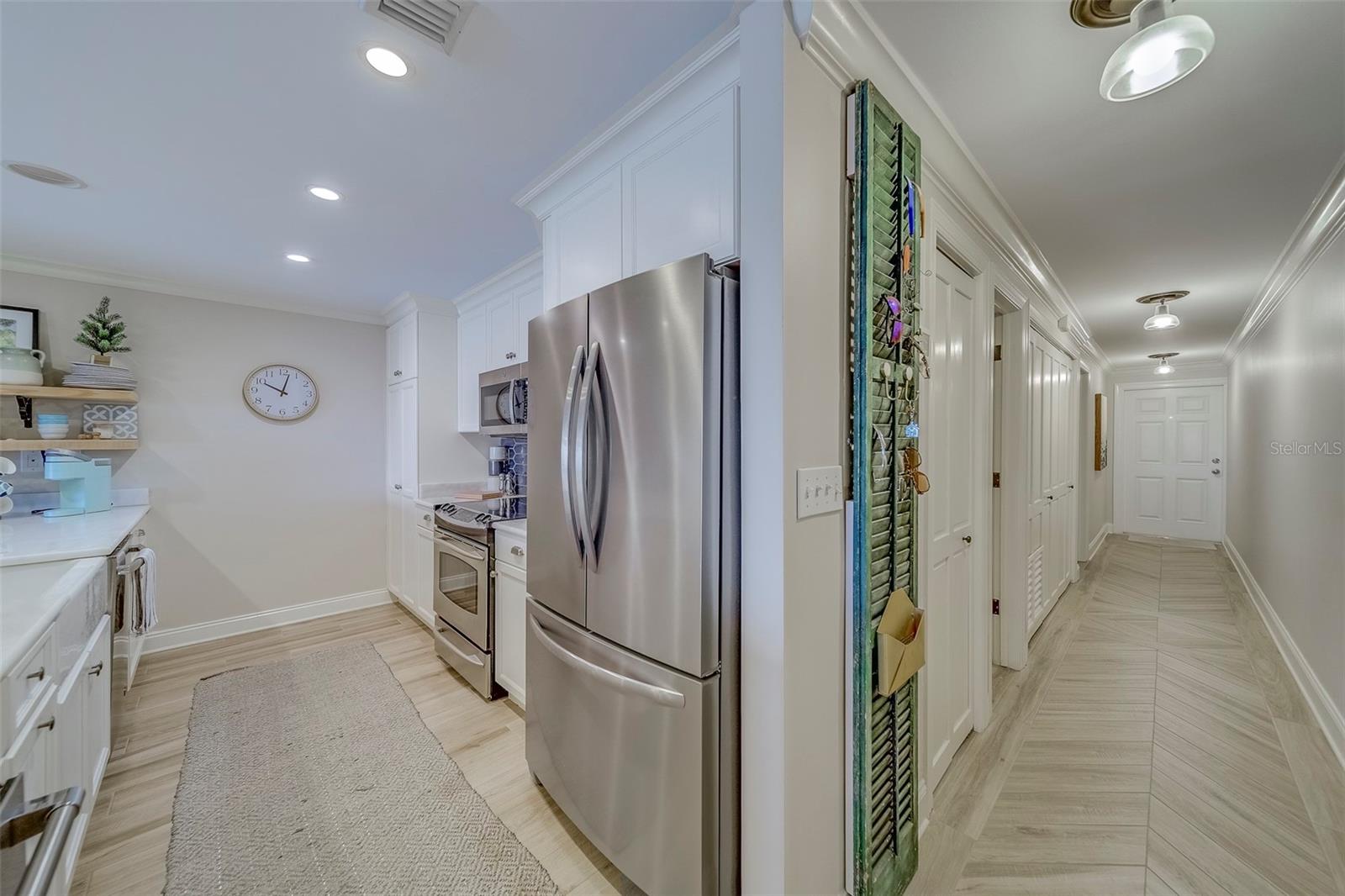 Image 3 of 66 For 2250 Gulf Boulevard B2