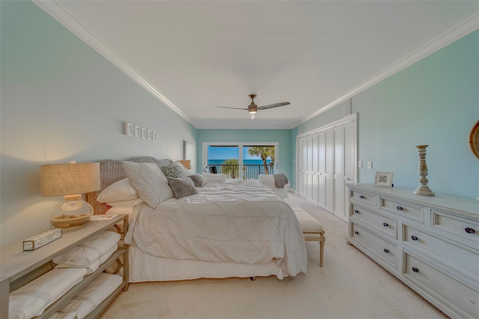 Image 30 of 66 For 2250 Gulf Boulevard B2