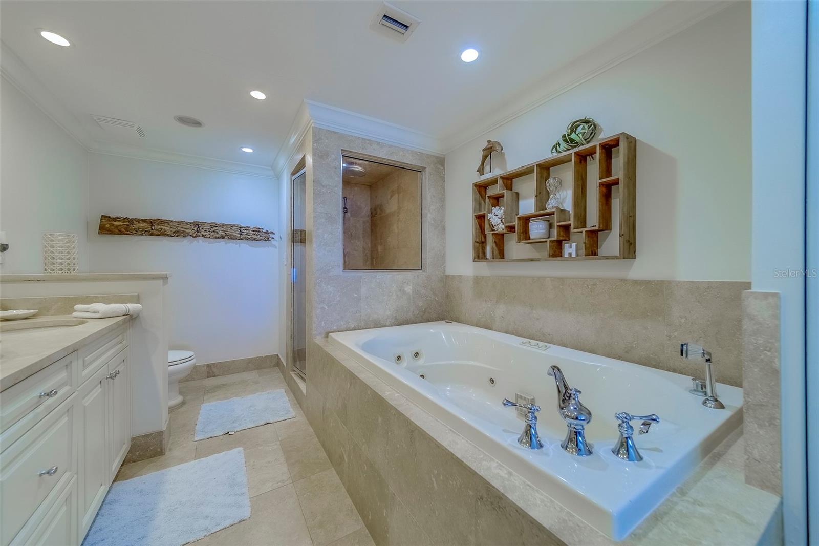 Image 42 of 66 For 2250 Gulf Boulevard B2