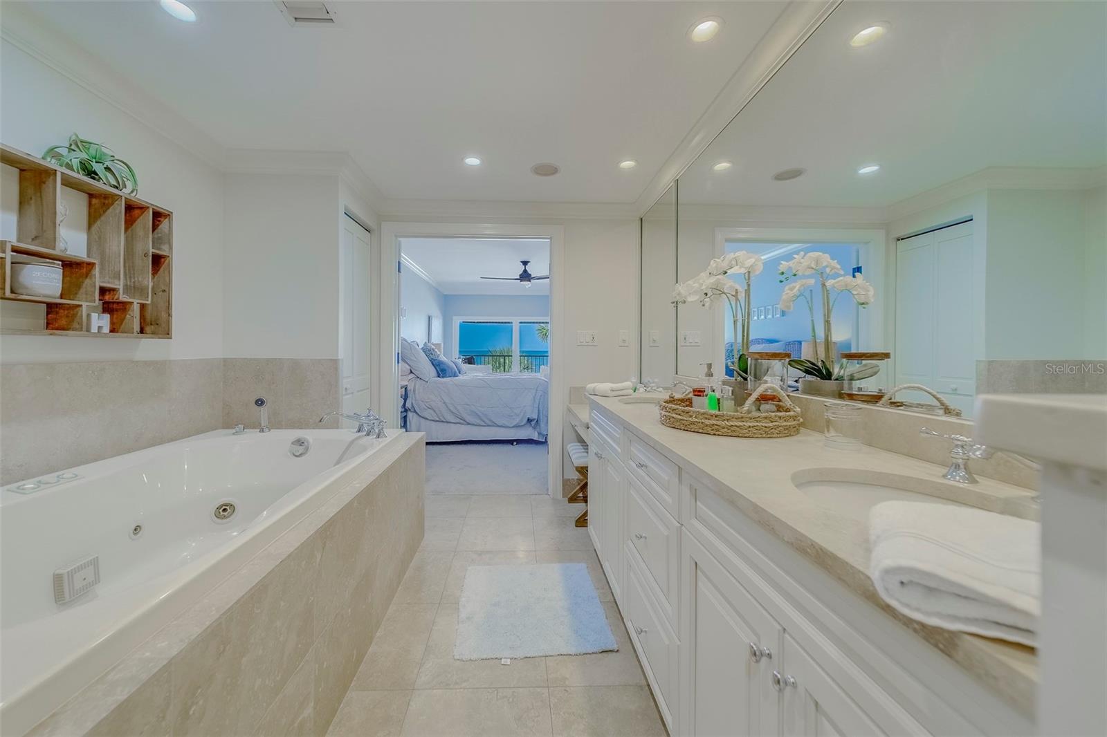 Image 43 of 66 For 2250 Gulf Boulevard B2