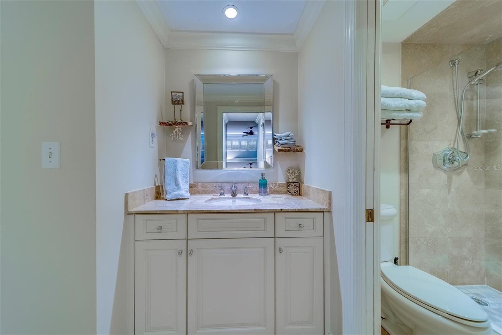 Image 49 of 66 For 2250 Gulf Boulevard B2