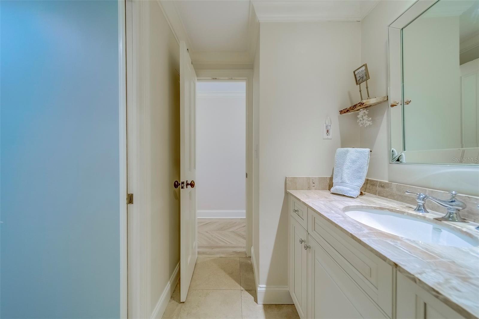 Image 51 of 66 For 2250 Gulf Boulevard B2