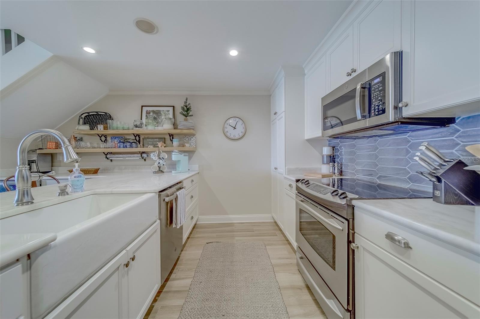 Image 6 of 66 For 2250 Gulf Boulevard B2