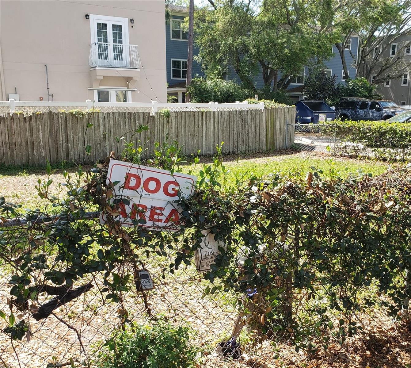 Image 18 of 21 For 3206 Azeele Street 219