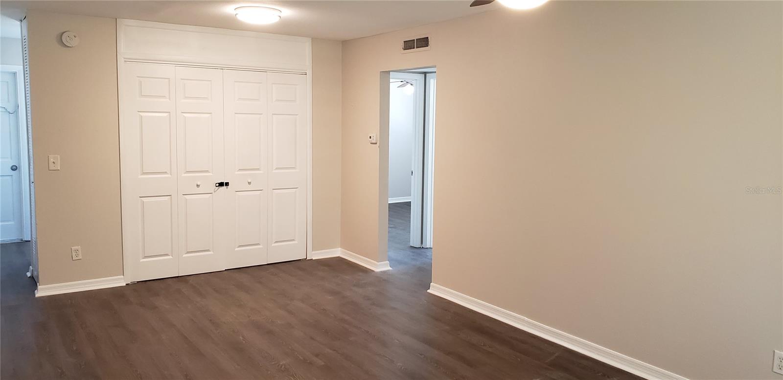 Image 7 of 21 For 3206 Azeele Street 219