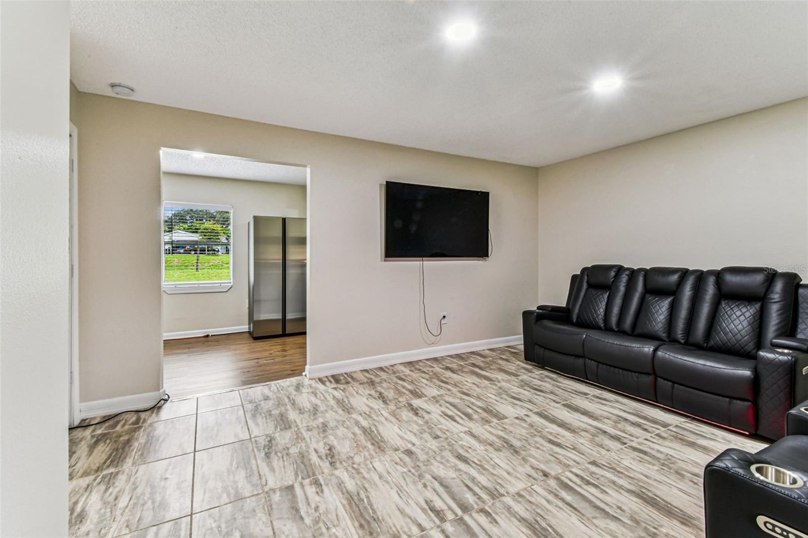 Image 11 of 73 For 6007 Calendar Court W