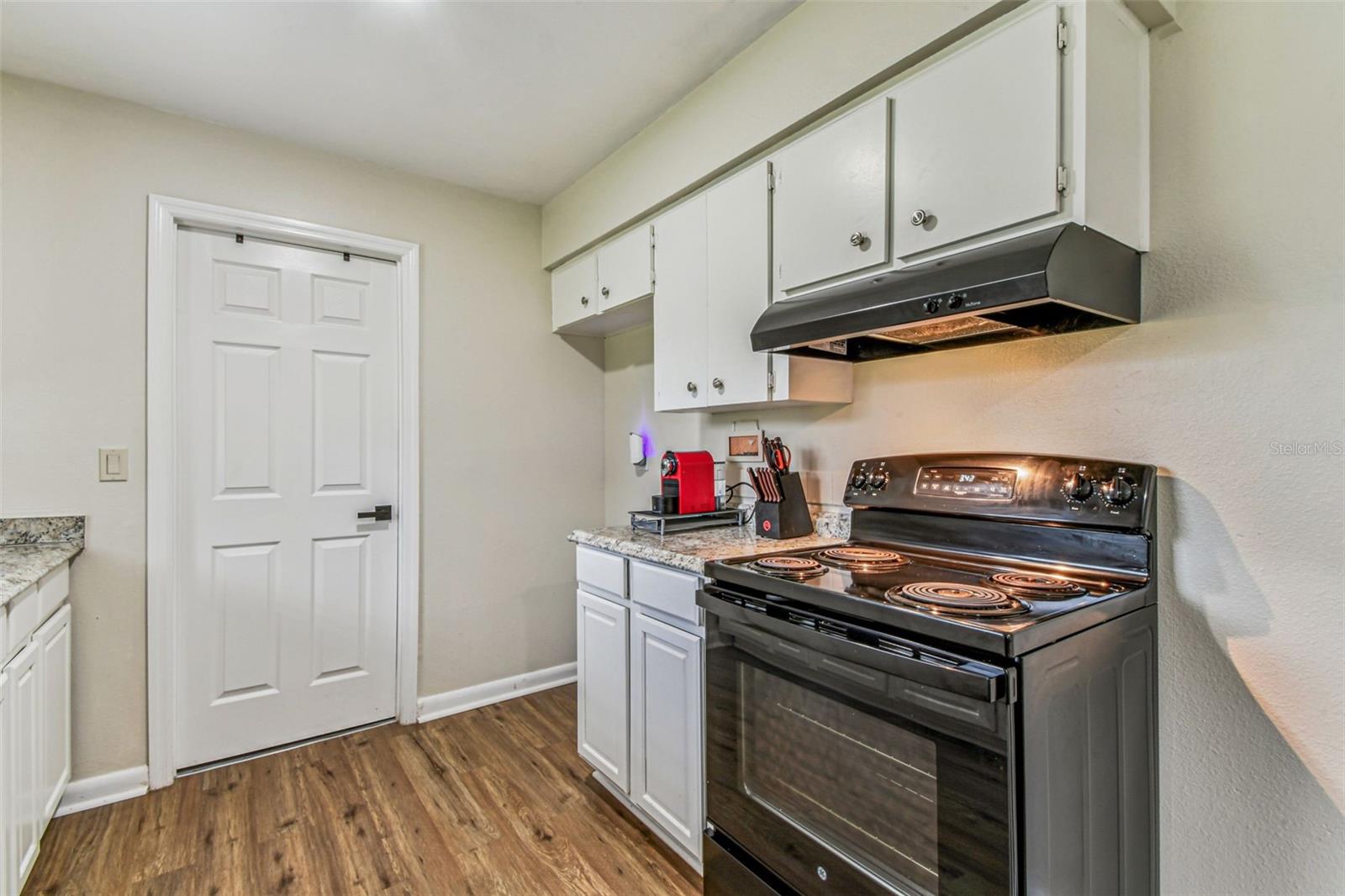 Image 14 of 73 For 6007 Calendar Court W