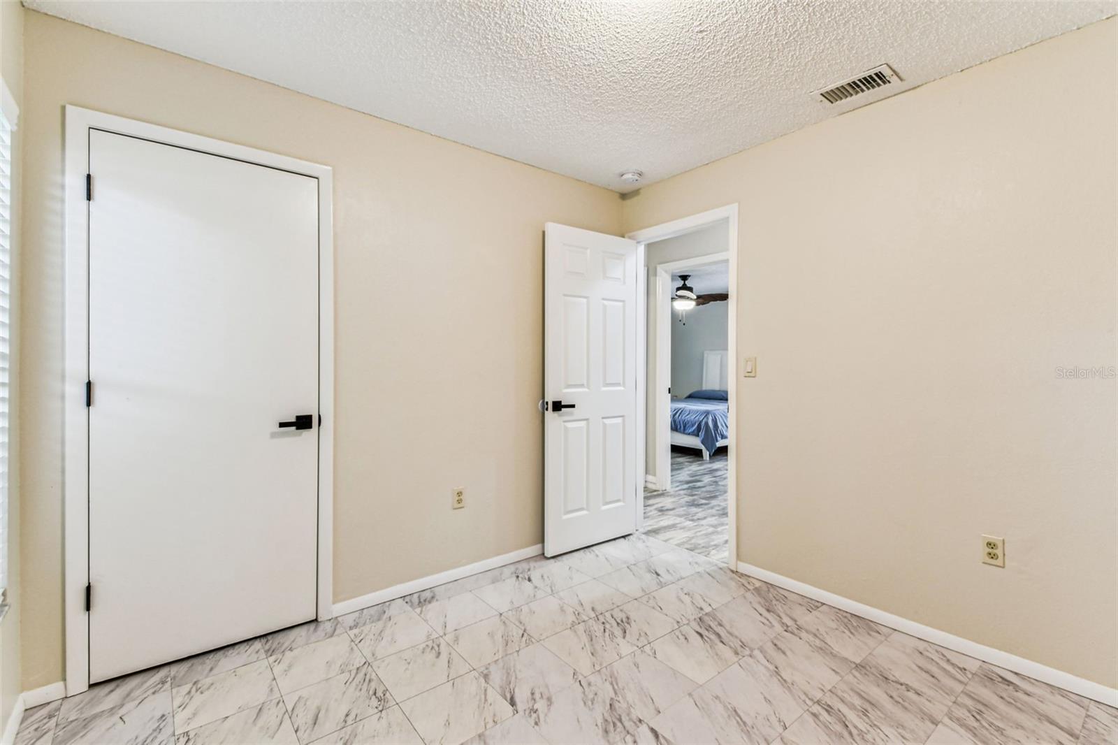 Image 20 of 73 For 6007 Calendar Court W