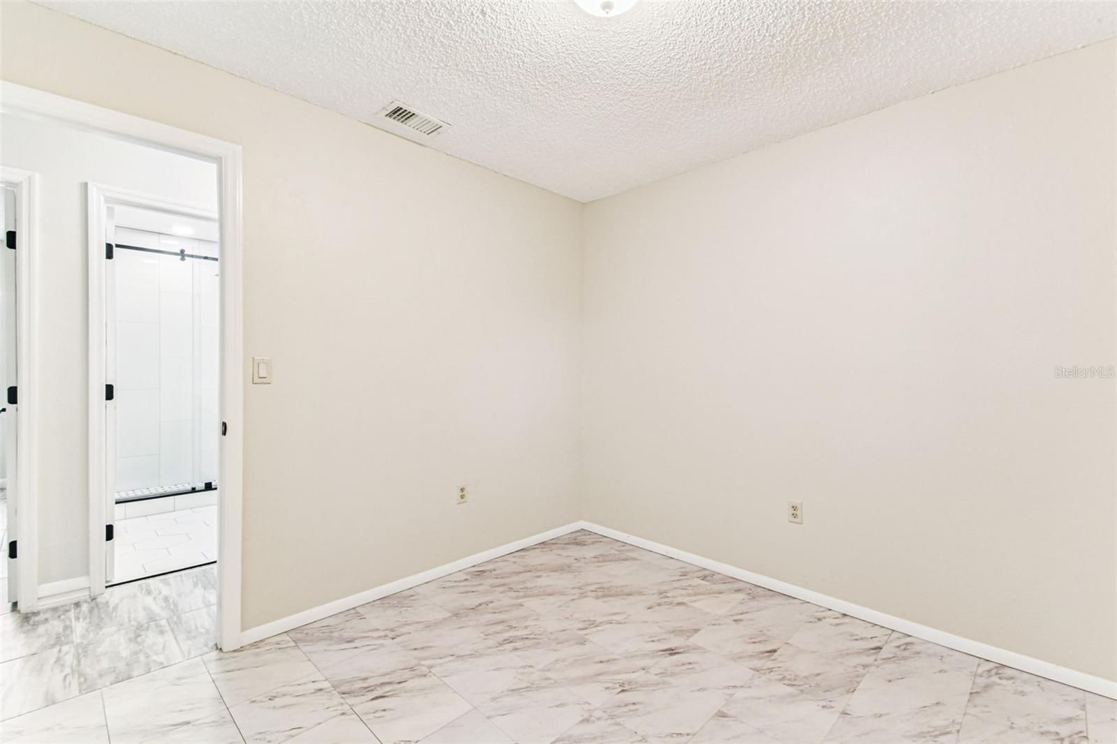 Image 21 of 73 For 6007 Calendar Court W