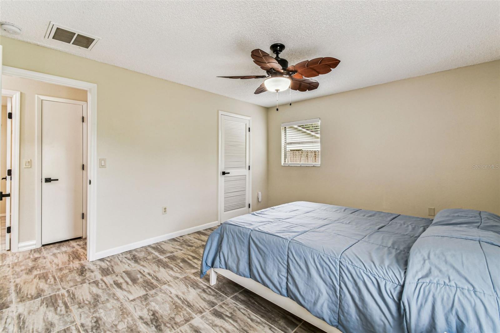 Image 23 of 73 For 6007 Calendar Court W