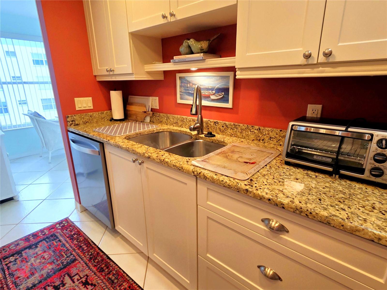 Listing photo id 8 for 2960 59th Street S 505