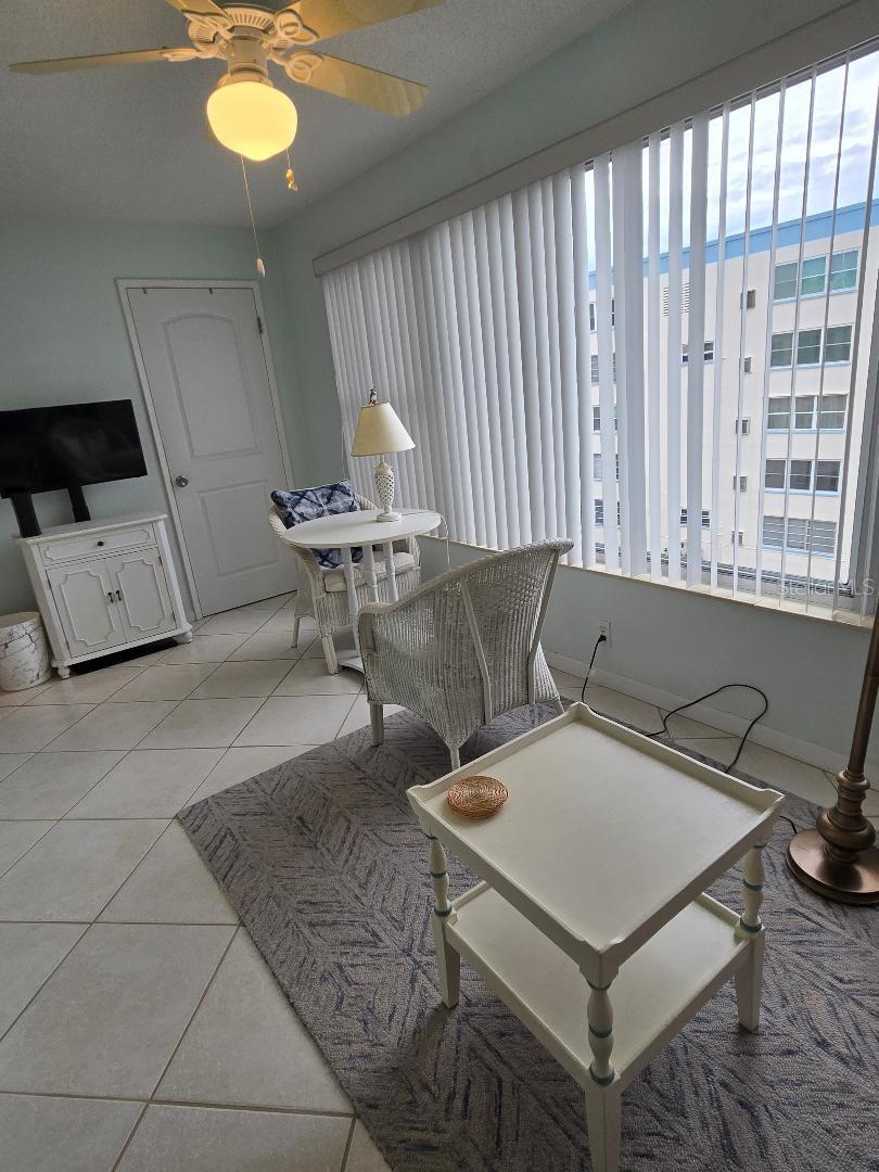 Listing photo id 11 for 2960 59th Street S 505