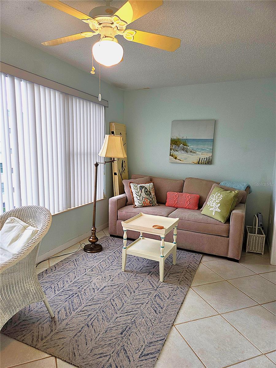 Listing photo id 13 for 2960 59th Street S 505